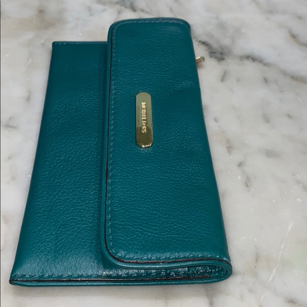Michael Kors Turquoise Leather Wallet EUC - Picture 9 of 9